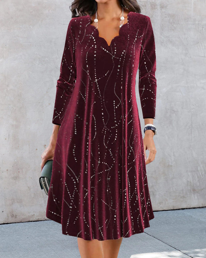 Drune | Kleid mit V-Ausschnitt und Langen Ärmeln