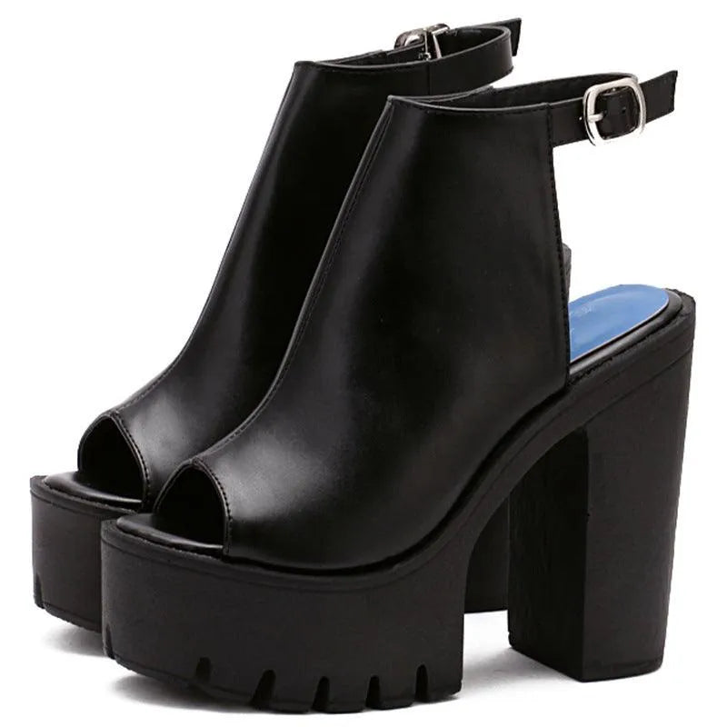 Drune | Sandalen mit dickem Absatz