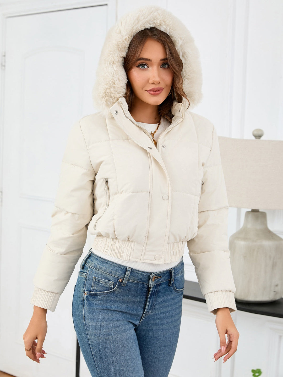 Drune | Wattierte Winterjacke mit Pelzkapuze und Taschen