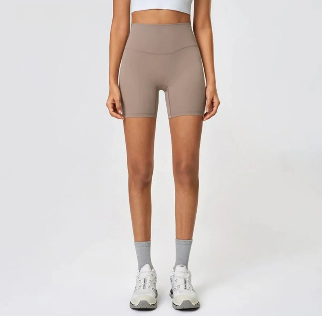 Drune | Eis Seide Yoga-Shorts für Frauen