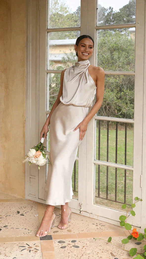 Drune | Elegantes Brautjungfernkleid Mit Langem Neckholder Aus Satin