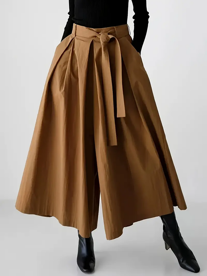 Drune | Sculpted Culotte Hose