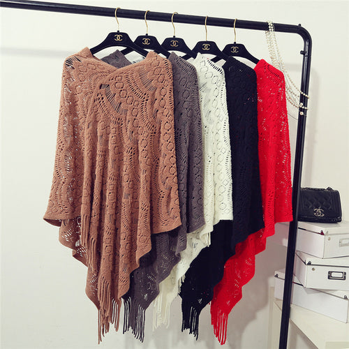 Damen Strickponcho mit fransigen Details und luftiger Lochstruktur Drune