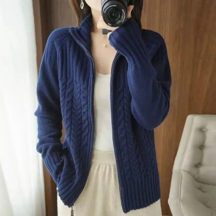 Drune | Gestrickte Jacke Damen Mit Reißverschluss Und Kabelstrickdetails