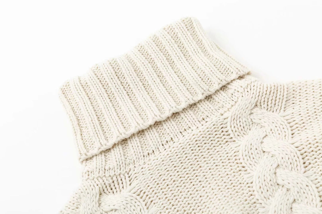 Damen Grobstrickpullover mit hohem Kragen und femininen Zopfmuster Drune