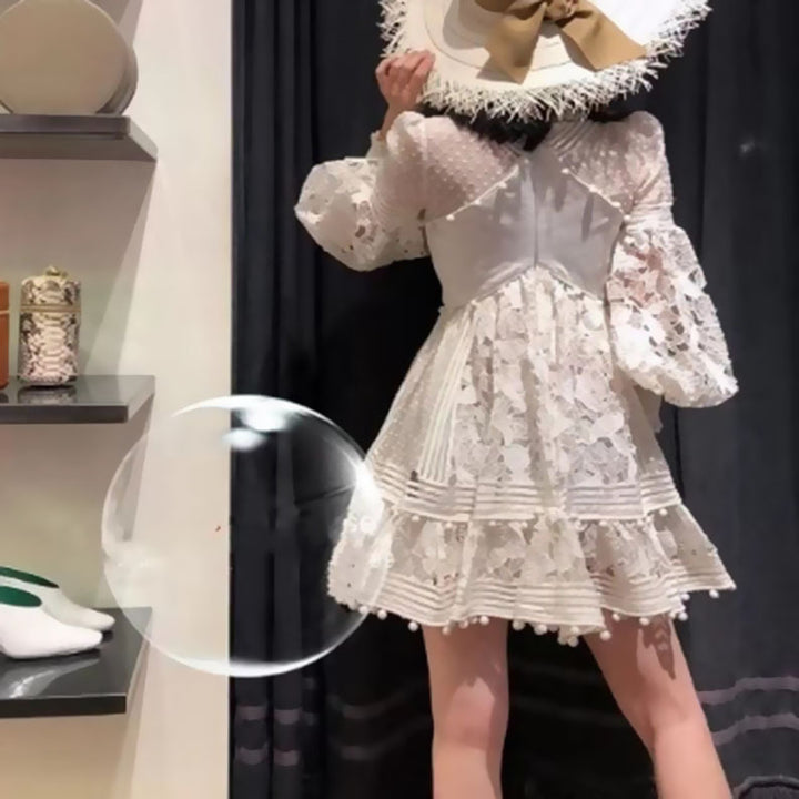 Damen verspieltes Blumenkleid mit Rüschendetails und transparenten Puffärmeln Drune