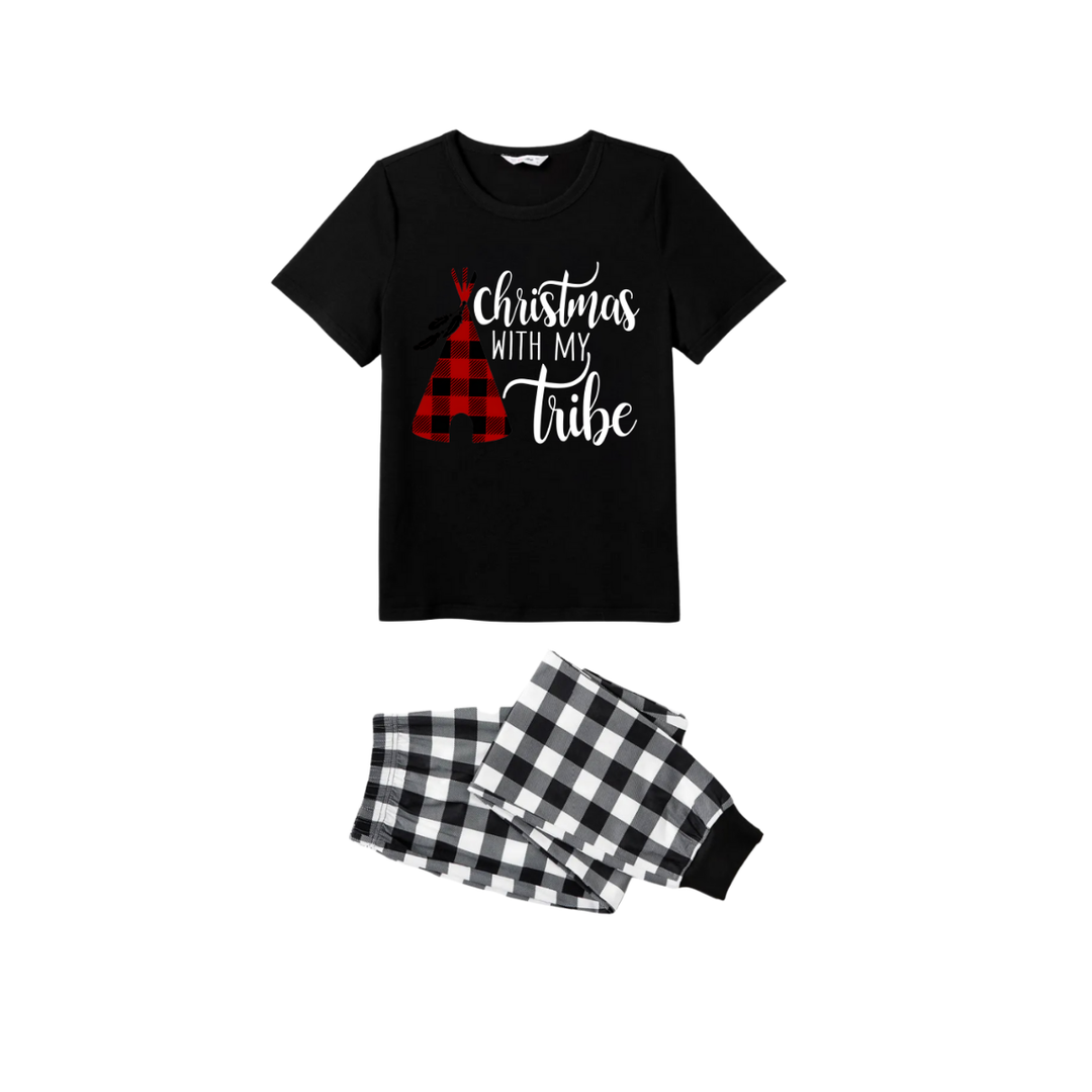 Drune | Weihnachten Mit Meinem Stamm Familien Weihnachts Pyjama Set - Schwarzes Oberteil Schwarz-weiße Karohose Weiße Textgrafik