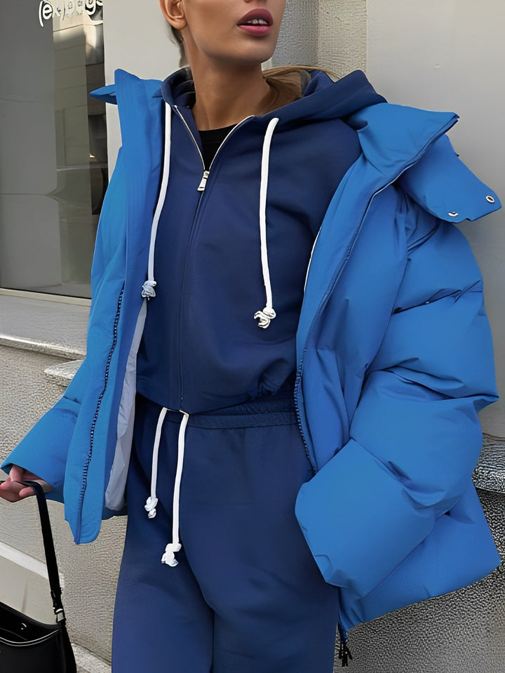 Drune | Kurze, gepolsterte Kapuzenjacke für Frauen