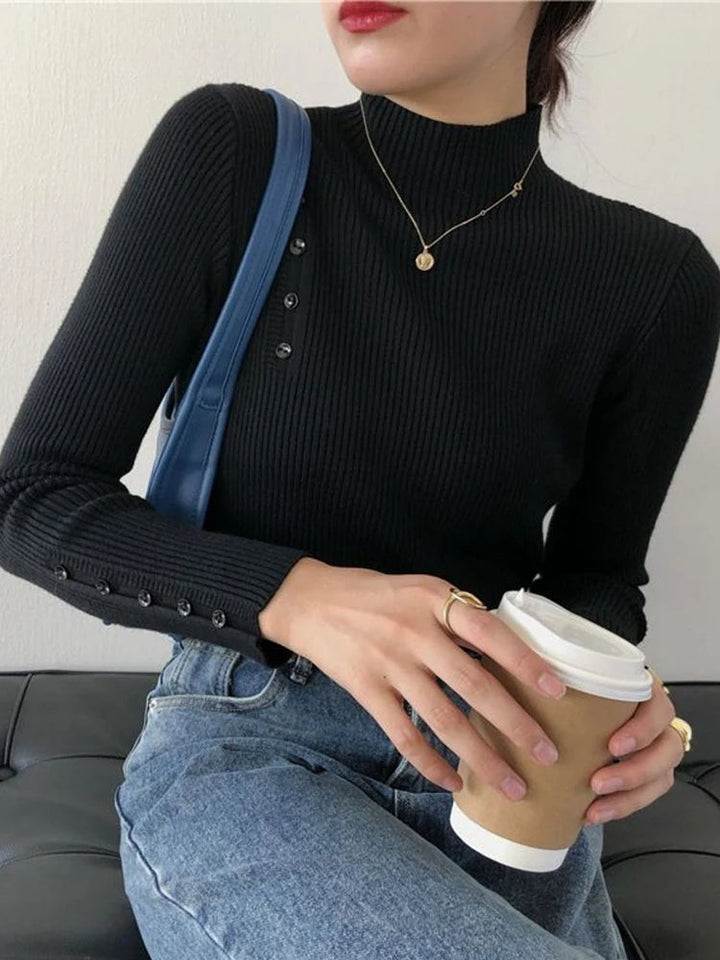 Drune | Eleganter Pullover mit Zierknöpfen und Stehkragen
