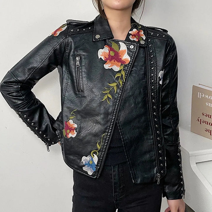 Drune | Damen-Lederjacke mit Nieten-Akzent und Blumenmuster