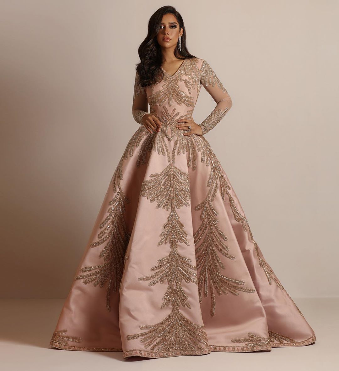 Damen Glamouröses Ballkleid mit feiner Paillettenverzierung und langem Schnitt Drune