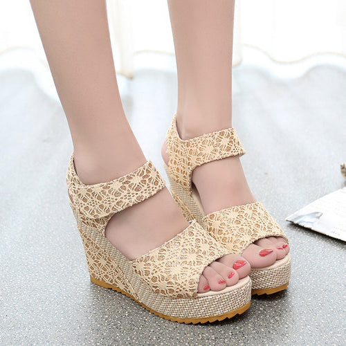 Damen nan elegante Keil-Espadrille mit gewebter Bastplattform, strukturiertem Textilobermaterial und verstellbarem Klettriemen Drune
