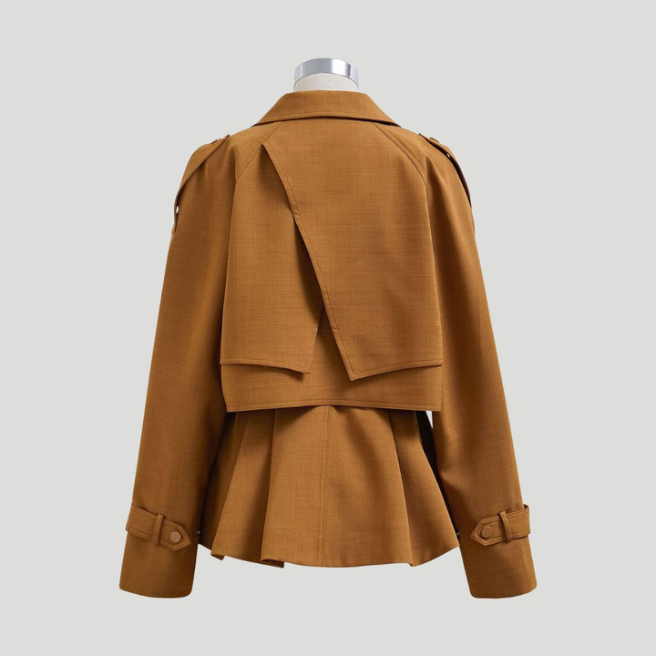 Drune | Peplum-Jacke mit auffälligem Kragen und tailliertem Design