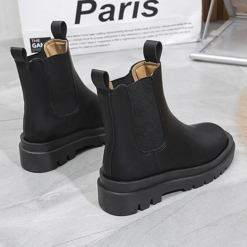 Drune | Damen Chelsea Boots mit Elastischen Seiten und Zugschlaufen