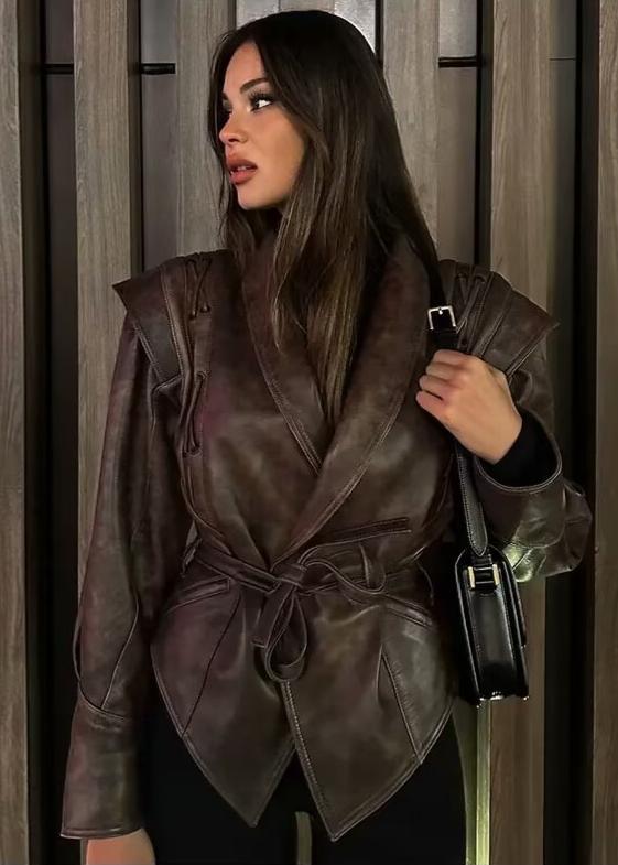 Drune | Leder Wickeljacke mit Gürtel