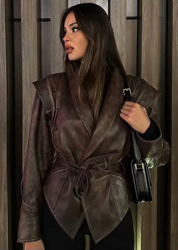 Drune | Leder Wickeljacke mit Gürtel