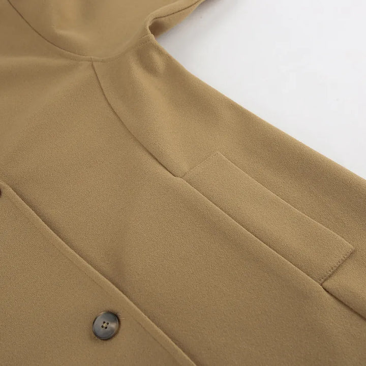 Drune | elegante braune Wolljacke mit doppelter Knopfreihe, halblang