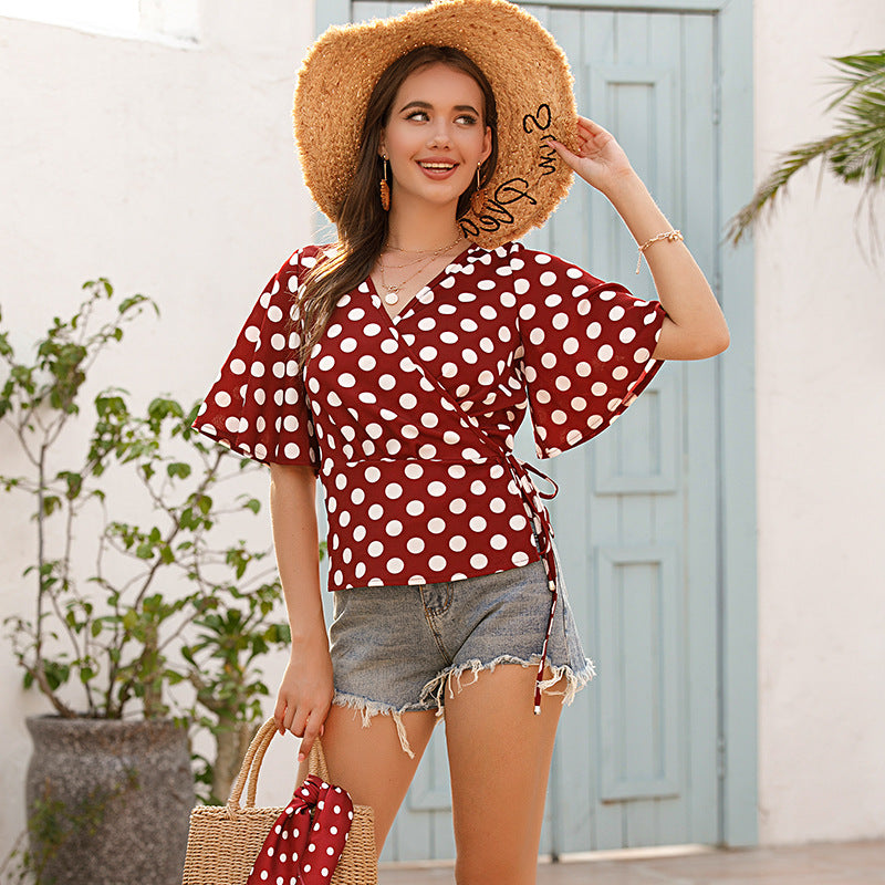 Damen Wickelbluse mit modernen Polka-Dots und stylishen Schlaufen Drune