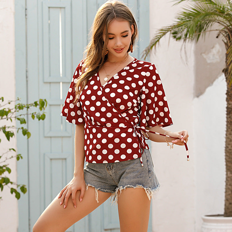 Damen Wickelbluse mit modernen Polka-Dots und stylishen Schlaufen Drune