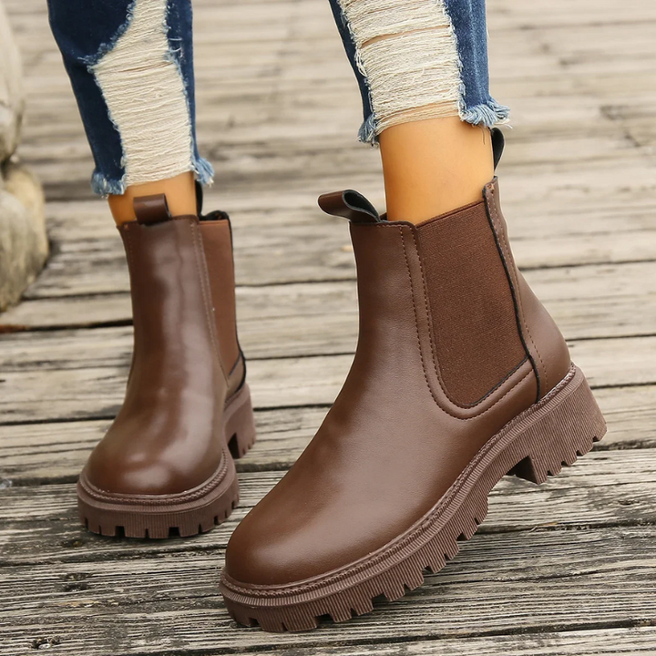 Drune | Damen Chelsea Boots aus Leder mit Zugschlaufen