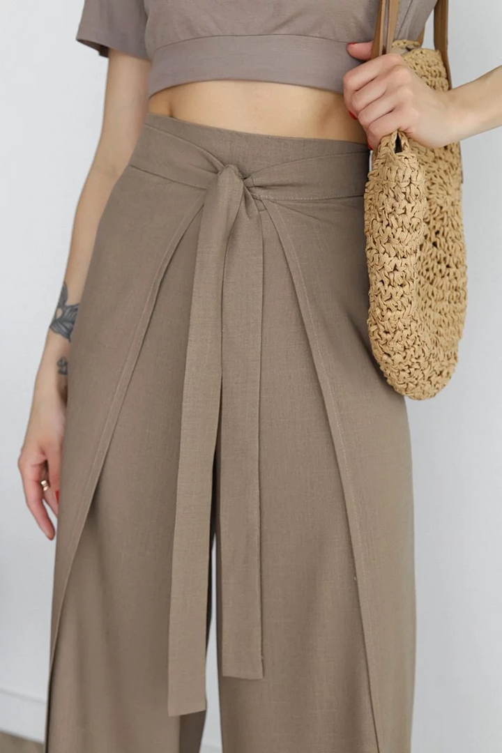 Weite Leinenhosen