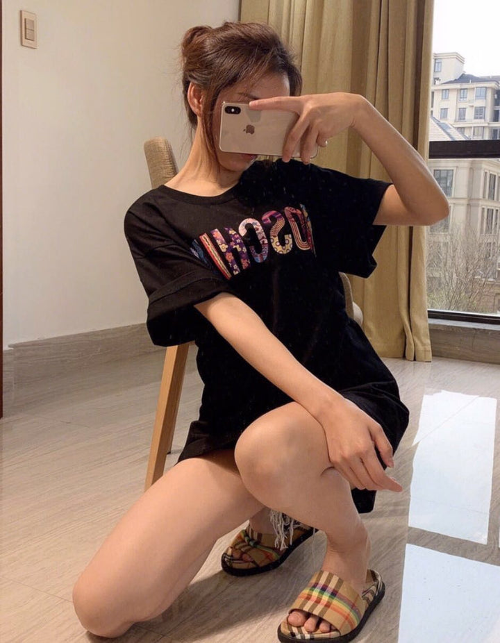 Drune | T-Shirt Für Damen Mit Buchstabenmotiv