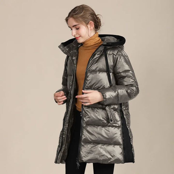 Drune | Wattierte Winterjacke mit Kapuze aus glänzendem Nylon für Damen
