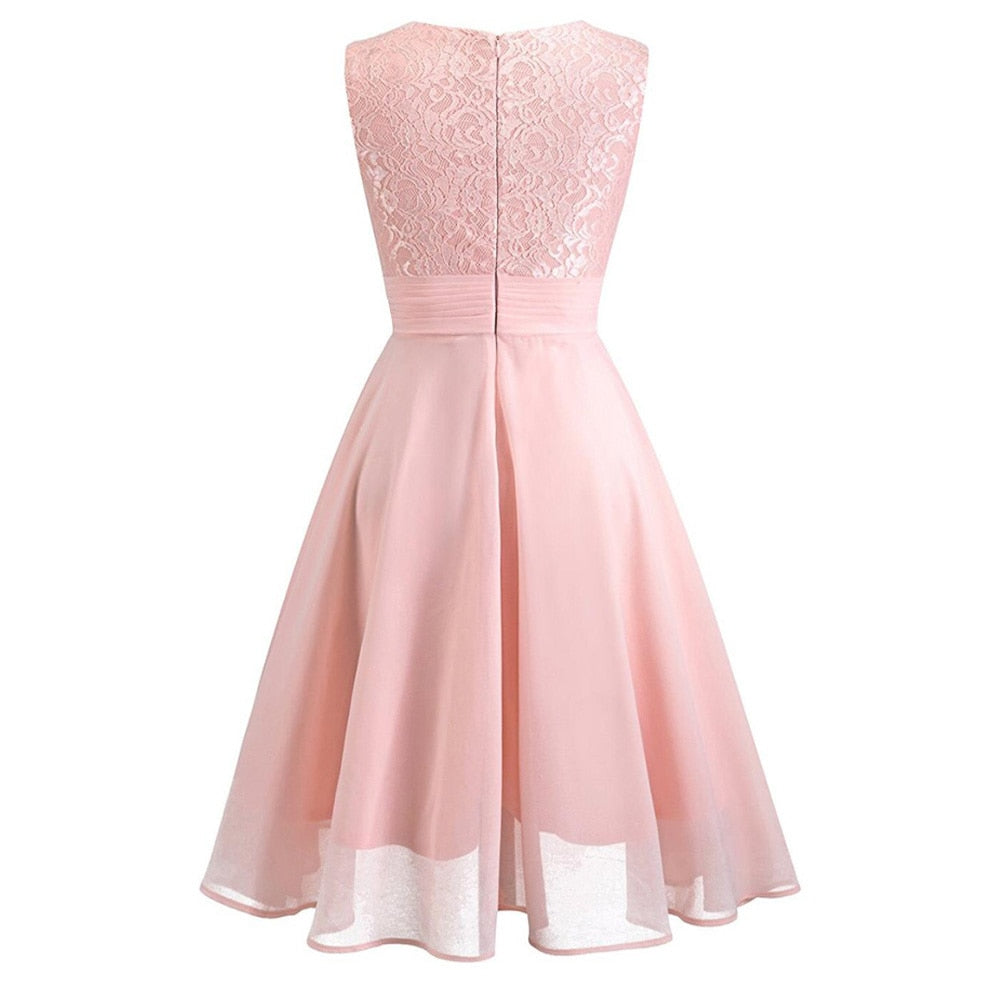 Drune | Elegantes Kleid mit Kurzen Ärmeln, Pailletten und Rüschen