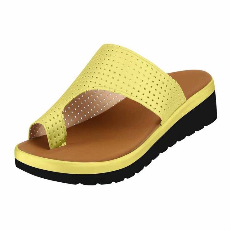 Damen nan lässige Zehensteg-Slipper mit gelochtem Soft-Obermaterial und dämpfender Keilsohle Drune