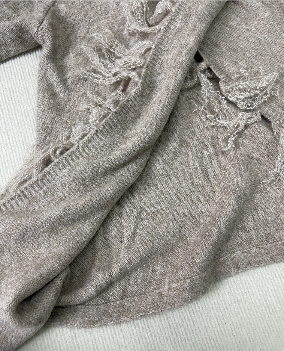 Drune | Pullover mit Fransen und V-Ausschnitt