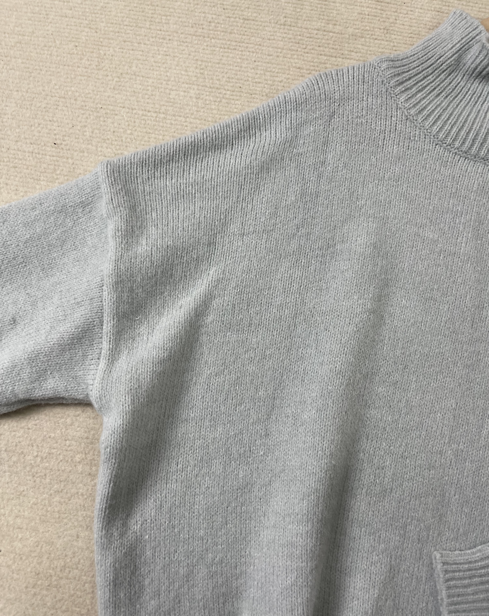 Drune | Auffälliger Einfarbiger Pullover mit Hohem Ausschnitt