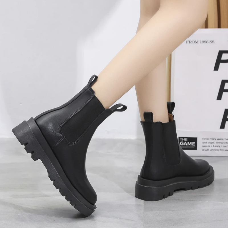 Drune | Damen Chelsea Boots mit Elastischen Seiten und Zugschlaufen