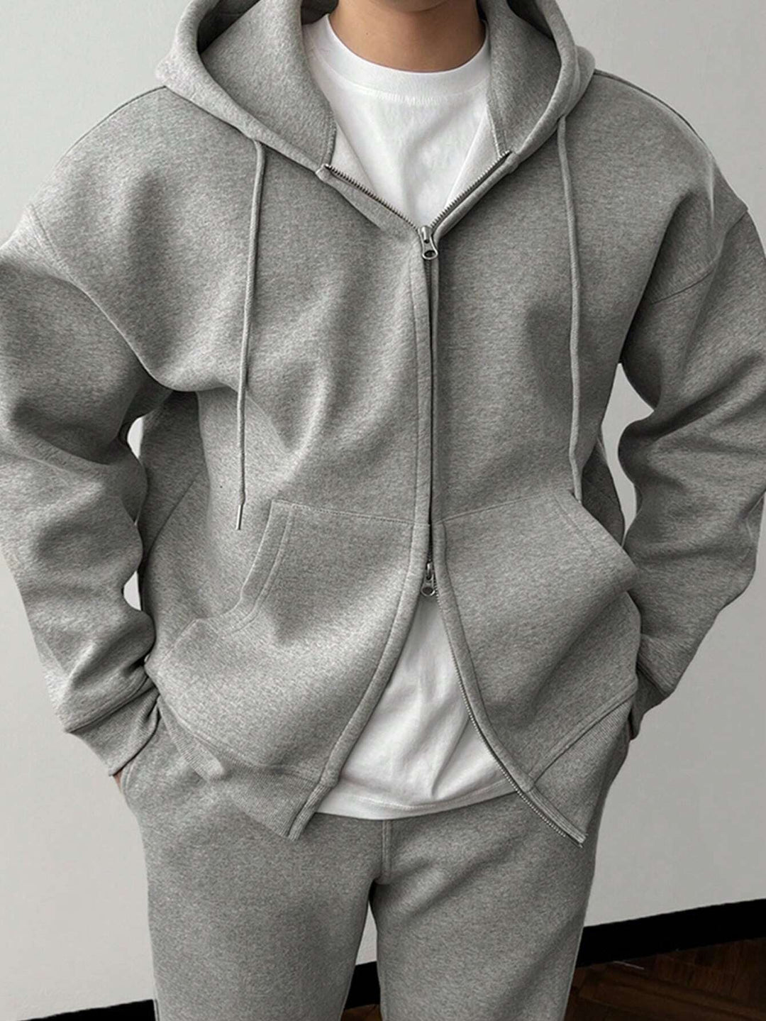 Drune | Unifarbener Kapuzenpulli und Hose für Herren