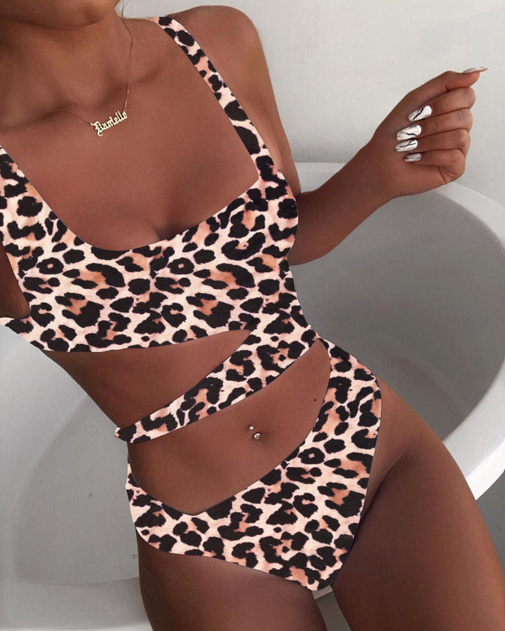 Damen Einteiler Badeanzug mit raffinierten Cut-Outs und modernem Design Drune