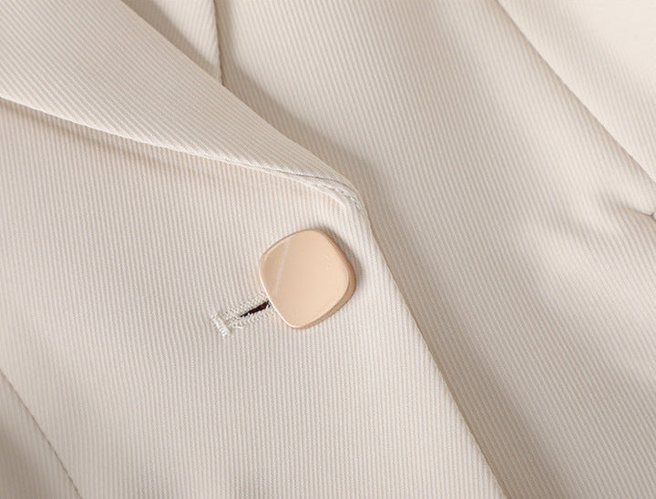 Drune | Fit Blazer für Die Moderne Karrierefrau