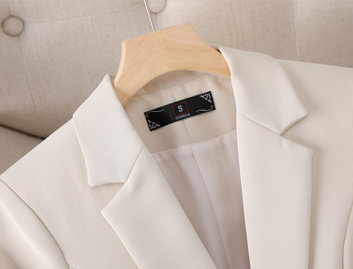 Drune | Fit Blazer für Die Moderne Karrierefrau