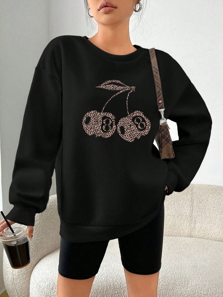 Drune | Lässiges Leopard- und Kirschgrafik-Sweatshirt in Schwarz