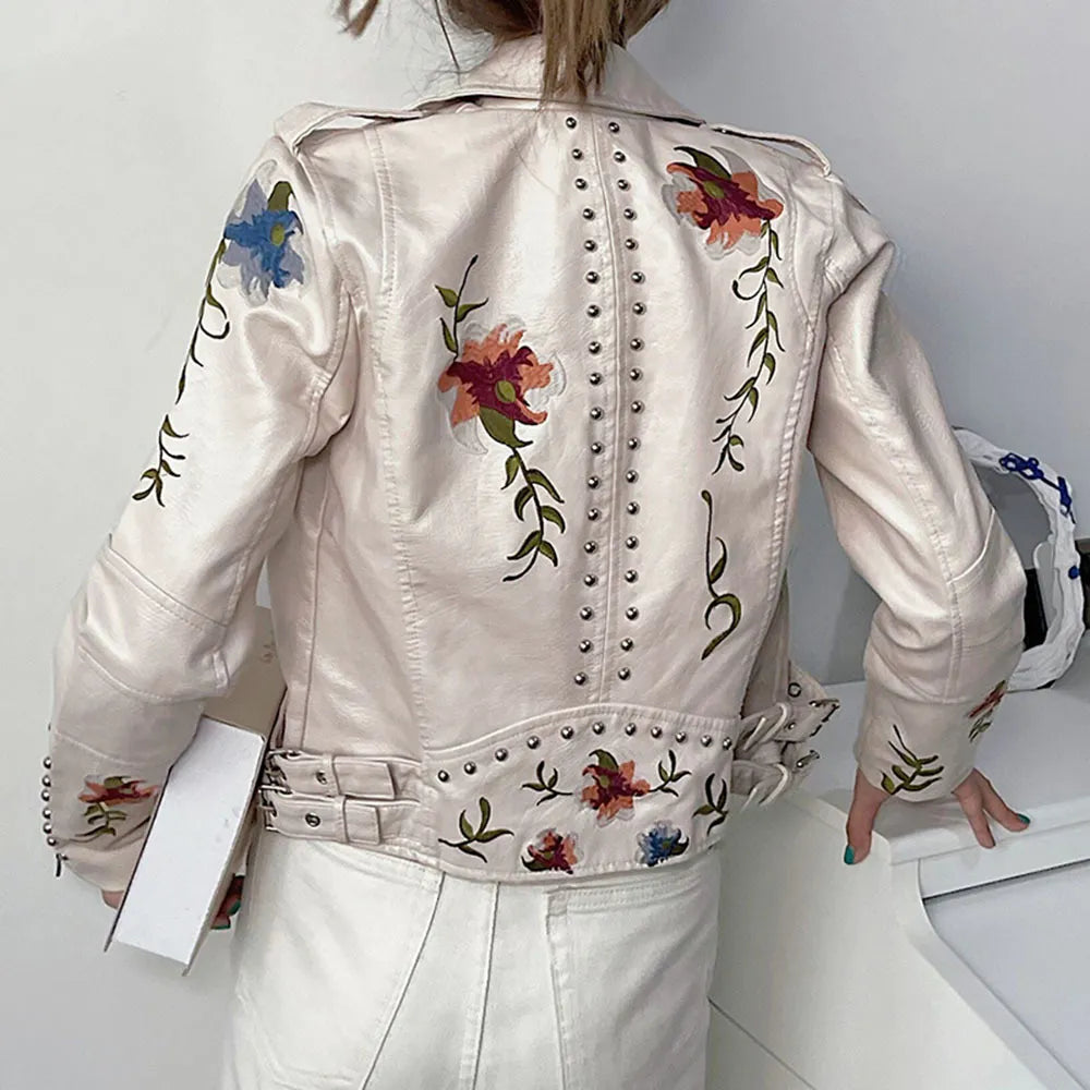 Drune | Damen-Lederjacke mit Nieten-Akzent und Blumenmuster
