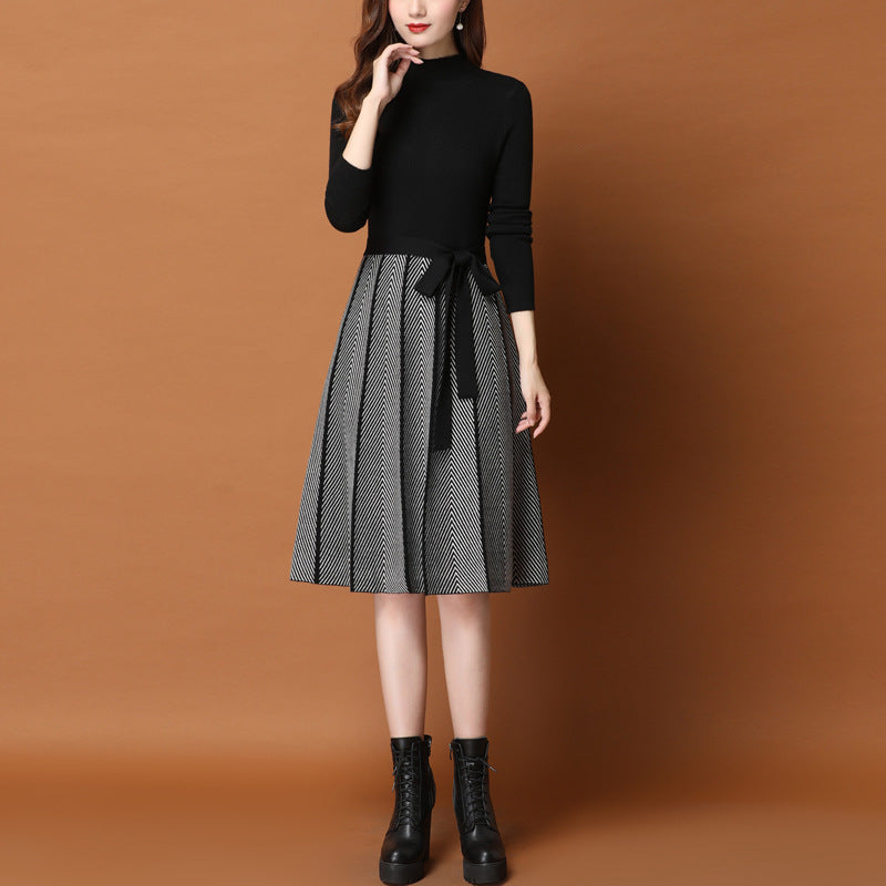 Damen Strickkleid mit strukturierter Oberseite und fließendem Rock Drune