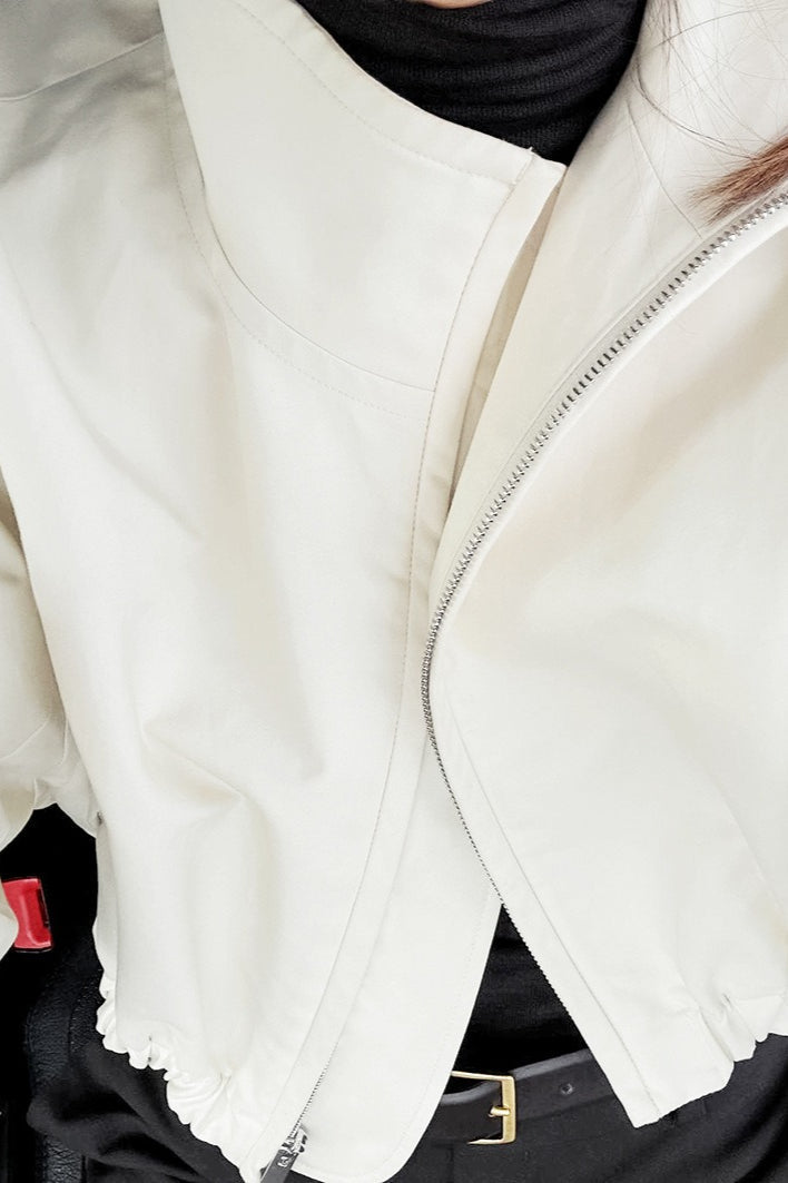 Drune | Minimalist Weißer Trenchcoat