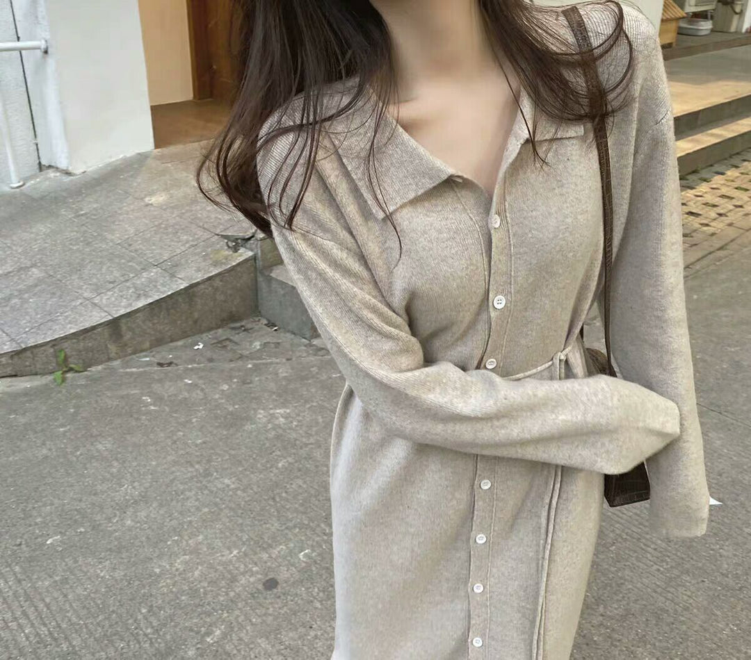 Damen Knielanges Strickkleid mit Gürtel und Knopfverschluss Drune