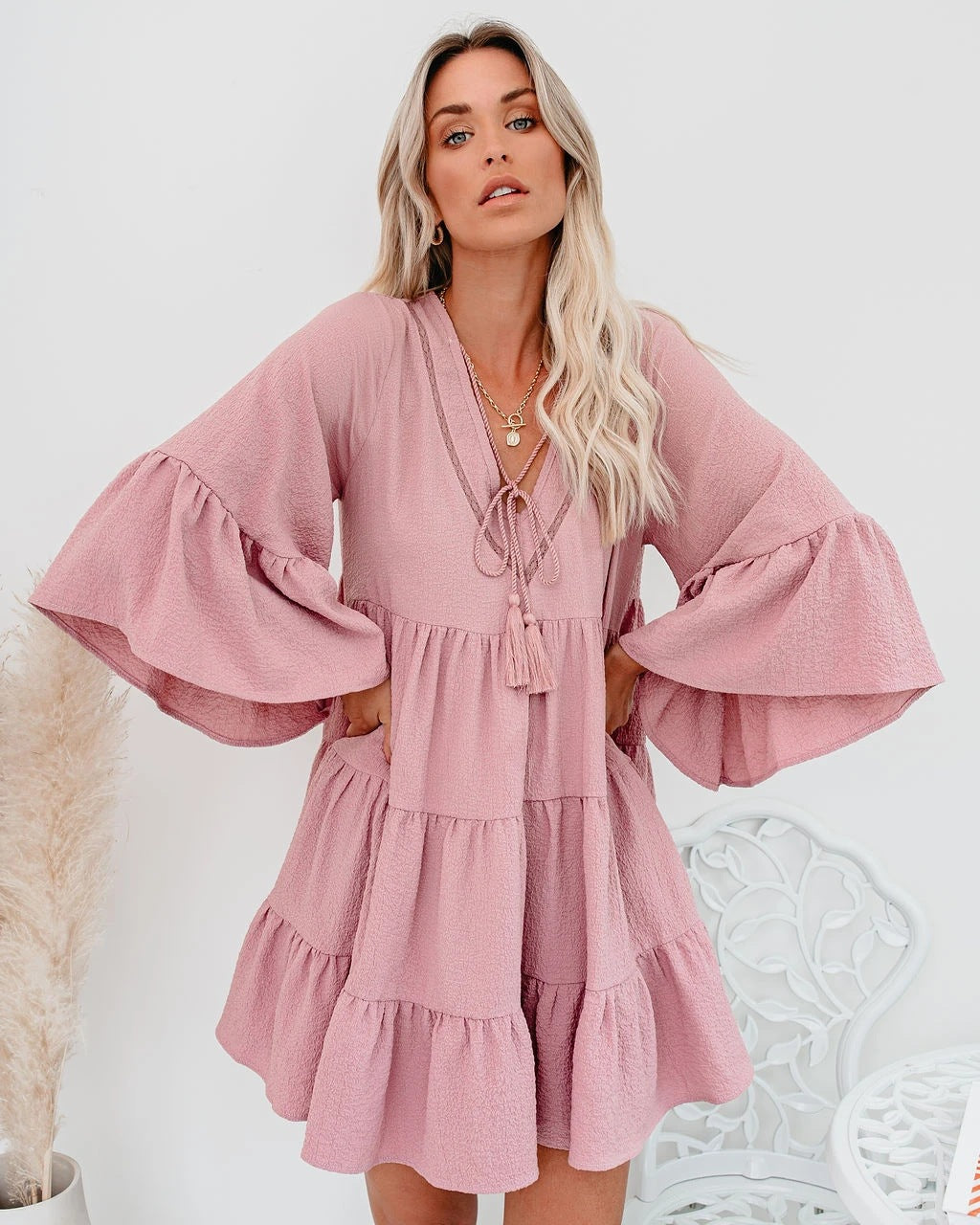 Damen luftiges Wickelkleid mit Rüschendetails Drune