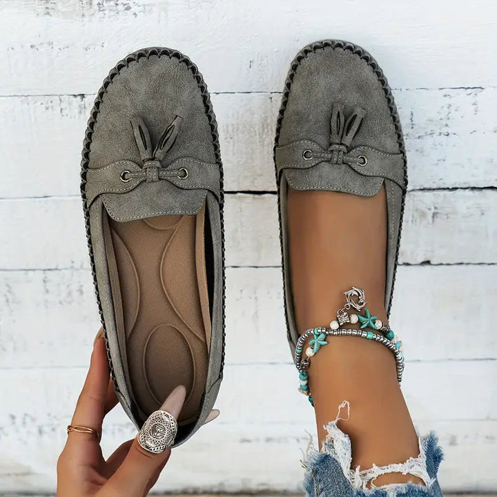 Drune | Klassische Wildleder-Loafer mit Quastendetail für Damen