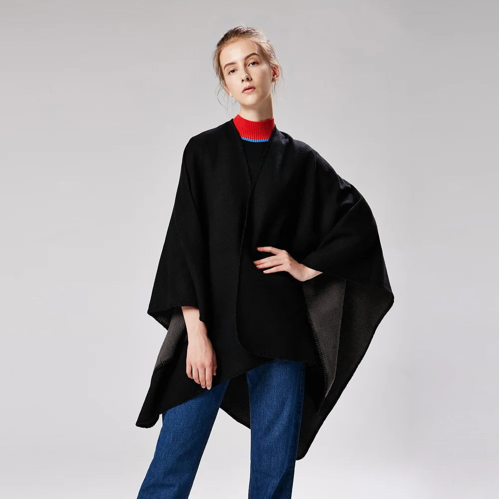 Drune | Warmer Poncho mit Fließendem Schnitt