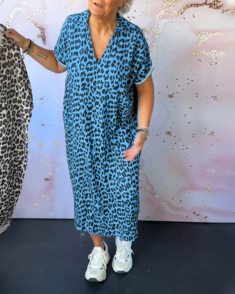 Drune | Kurzärmliges Kleid mit Leopardenmuster und V-Ausschnitt