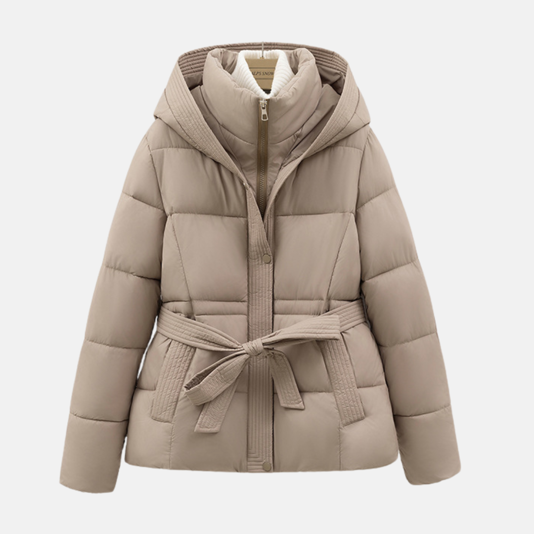 Drune | Damen Padded Coat – Slim Fit Steppdesign – Mit Kapuze und Taillenzug – Reißverschlussverschluss