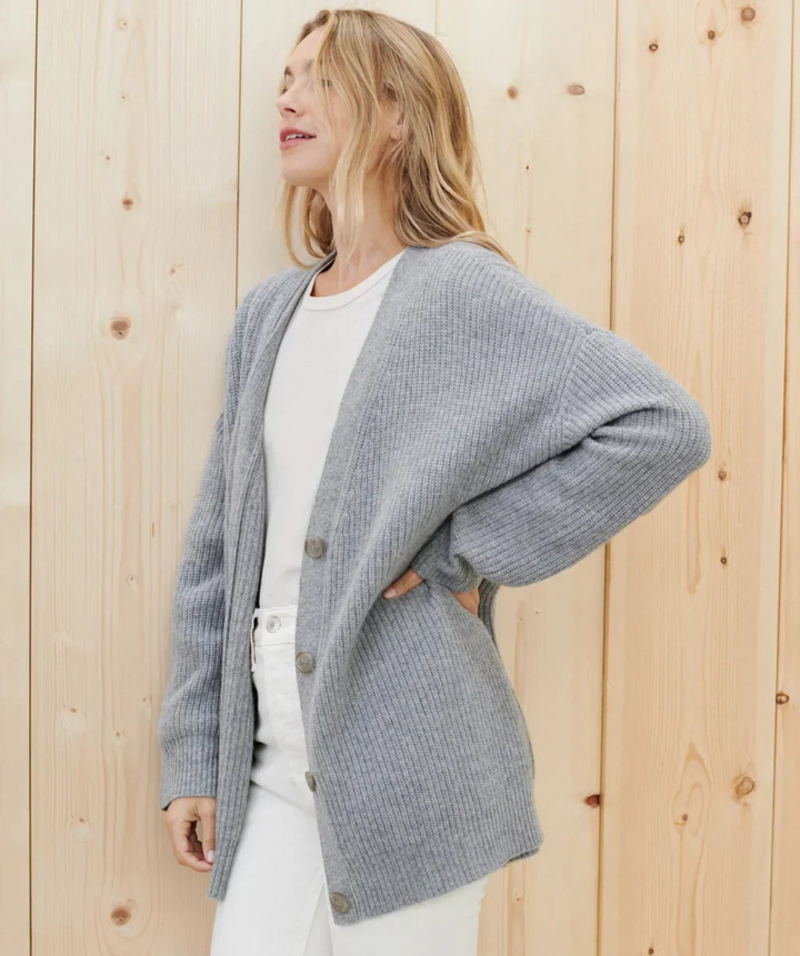 Drune | V-Ausschnitt-Cardigan für Frauen