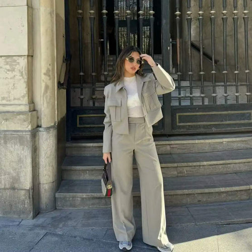 Drune | Frauenanzug - Elegant - Kurze Jacke mit praktischen Taschen und weitem Hosen - Perfekt für schicke informelle Anlässe