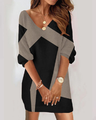 Drune | Kleid mit V-Ausschnitt und Geometrischem Muster