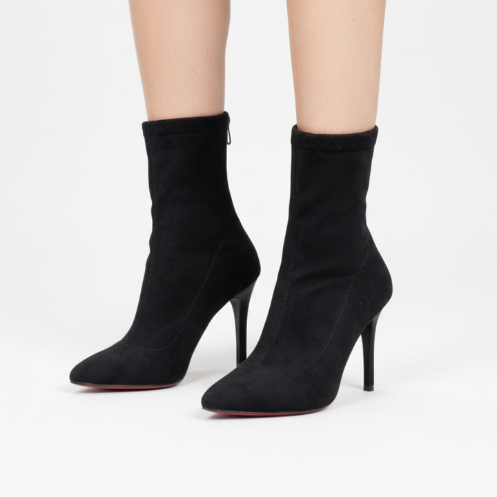 Drune | Stiefeletten - Wildleder-ähnliches Textil - Schmal geschnittenes Röhrenbein - Spitz zulaufende Zehen - Hoher Stiletto-Absatz